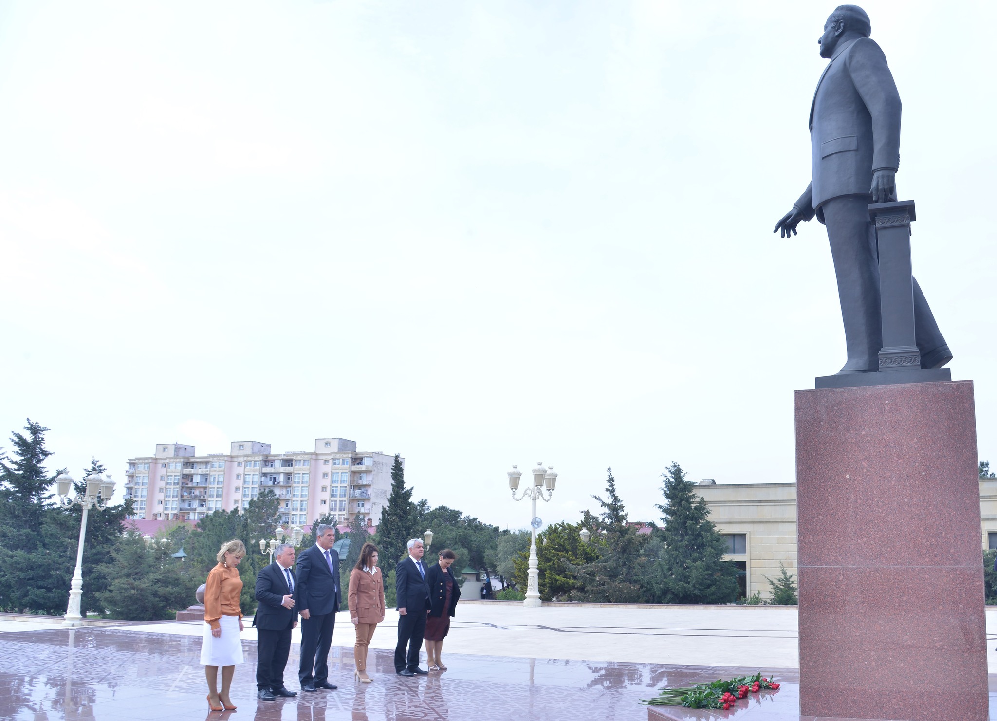 “Heydər Əliyev İli” çərçivəsində Qaradağ Rayon İcra Hakimiyyətinin təşəbbüsü ilə “Heydər Əliyev və Azərbaycan dili” adlı konfrans keçirilmişdir.