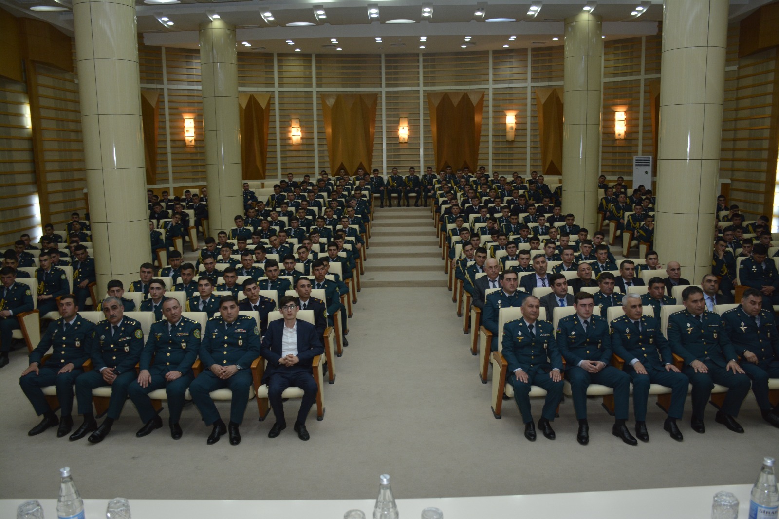 Ulu öndər Heydər Əliyevin 100 illik yubileyi münasibətilə Dövlət Sərhəd Xidmətinin Akademiyasında "Heydər Əliyev müasir Azərbaycan Respublikasının memarıdır" mövzusunda elmi-praktik seminar keçirilmişdir. 